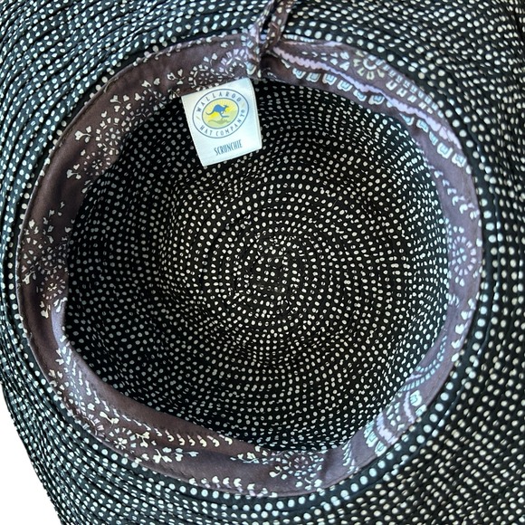 Wallaroo Hat Company Women's "Scrunchie" Packable Hat Black & White Print (2) - Picture 2 of 7